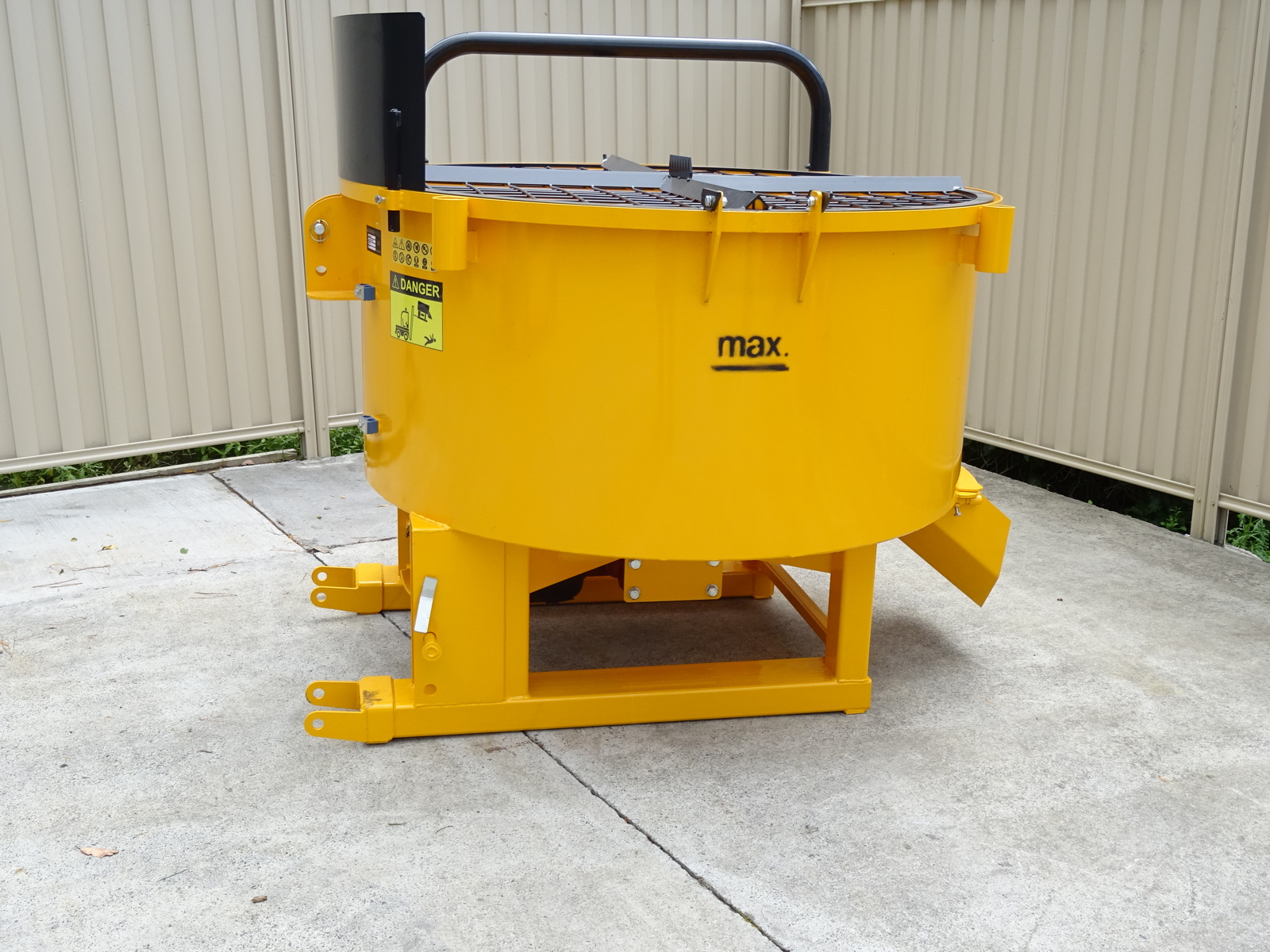 Implements Direct PTO Concrete mixer - 0.85 M3