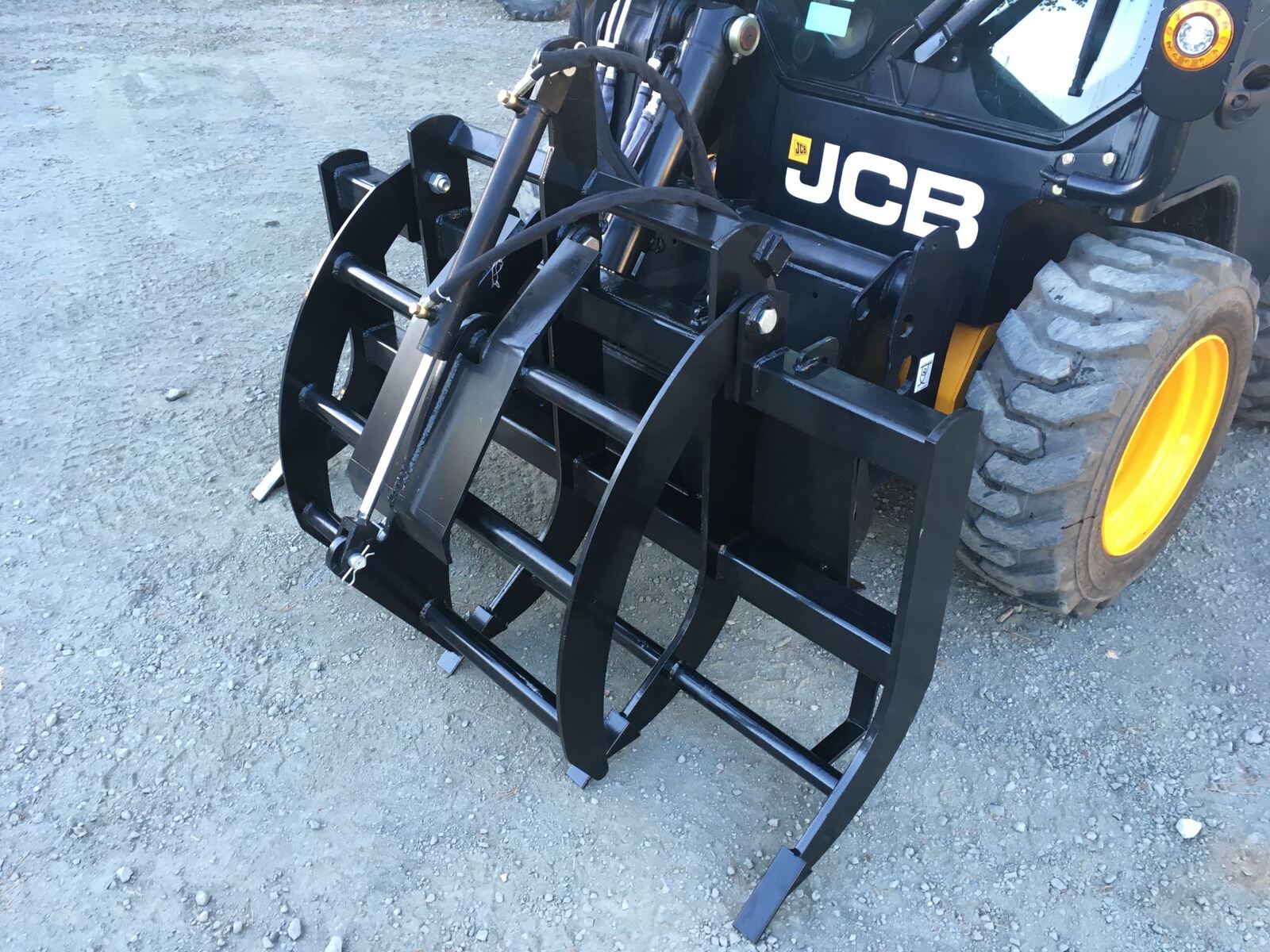 Skidsteer Hitch Brush Grapple